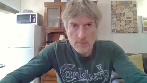 Snapshot of 22esserre chatting on 12-27-24, 01:18 22esserre online show from 12-27-24, 01:18
