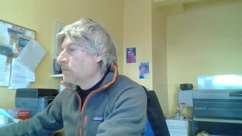 Snapshot of 22esserre chatting on 01-07-25, 11:05 22esserre online show from 01-07-25, 11:05