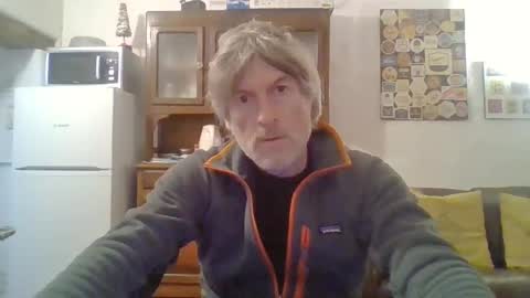 Snapshot of 22esserre chatting on 01-10-25, 03:27 22esserre online show from 01-10-25, 03:27