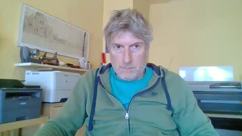 Snapshot of 22esserre chatting on 09-18-25, 10:17 22esserre online show from 09-18-25, 10:17