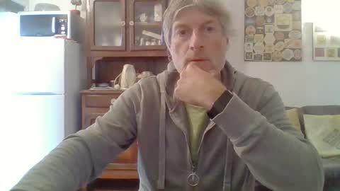 Snapshot of 22esserre chatting on 10-02-25, 11:39 22esserre online show from 10-02-25, 11:39