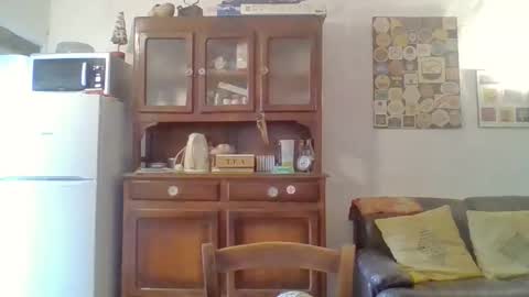 Snapshot of 22esserre chatting on 10-03-25, 01:08 22esserre online show from 10-03-25, 01:08