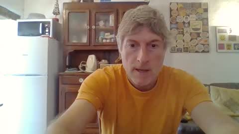 Snapshot of 22esserre chatting on 10-10-25, 12:48 22esserre online show from 10-10-25, 12:48