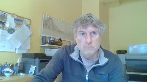 Snapshot of 22esserre chatting on 05-11-26, 02:45 22esserre online show from 05-11-26, 02:45