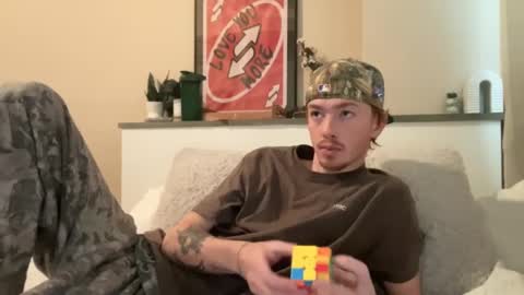 Snapshot of 26sneakers chatting on 12-15-24, 07:53 26sneakers online show from 12-15-24, 07:53