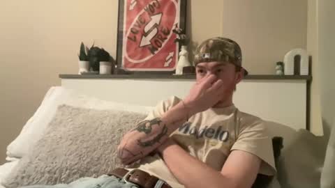 Snapshot of 26sneakers chatting on 02-06-25, 12:43 26sneakers online show from 02-06-25, 12:43