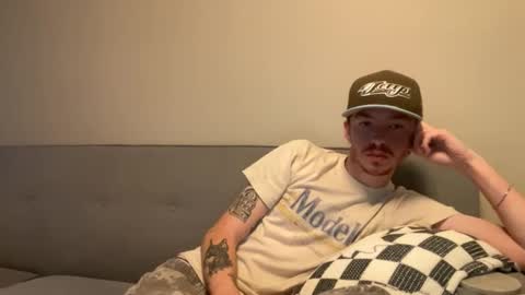 Snapshot of 26sneakers chatting on 11-02-25, 12:02 26sneakers online show from 11-02-25, 12:02