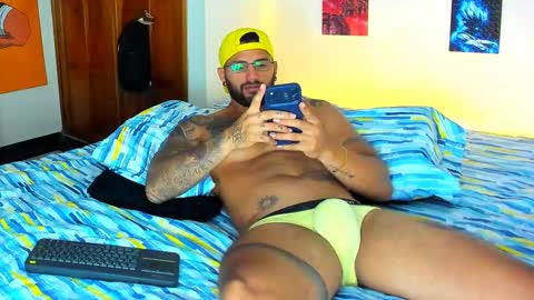 Snapshot of 27_juan chatting on 03-05-26, 02:02 Yorgi online show from 03-05-26, 02:02