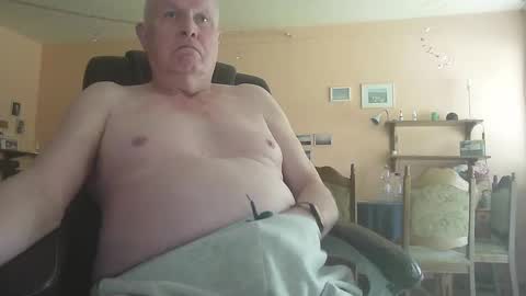 29famila online show from 10-19-25, 11:44