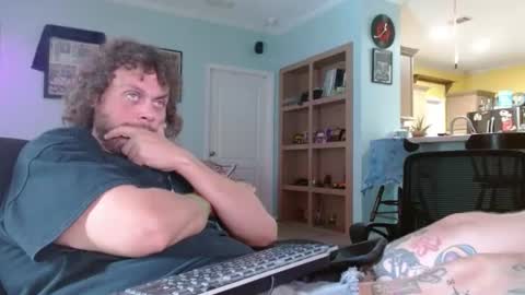 Snapshot of 2dirtyhillbillies chatting on 06-21-26, 04:42 ThrillBilly online show from 06-21-26, 04:42