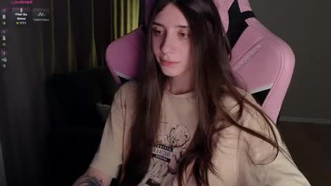 Lina       free control in pvt online show from 04-01-26, 08:06