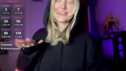 Snapshot of 2kepler22b chatting on 11-10-25, 07:35 . online show from 11-10-25, 07:35