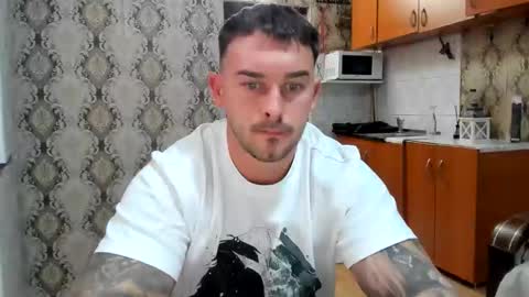 Snapshot of 2sexymuscles chatting on 10-27-25, 08:57 2sexymuscles online show from 10-27-25, 08:57