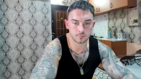 Snapshot of 2sexymuscles chatting on 11-25-25, 09:15 2sexymuscles online show from 11-25-25, 09:15