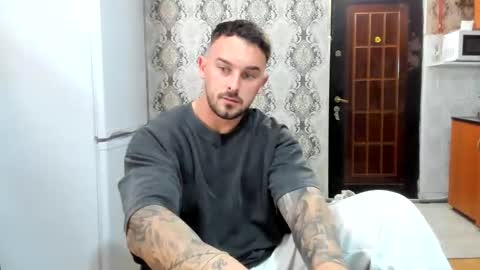 2sexymuscles online show from 05-22-26, 08:25