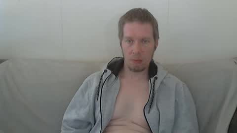 2small4you83 online show from 04-27-26, 04:05