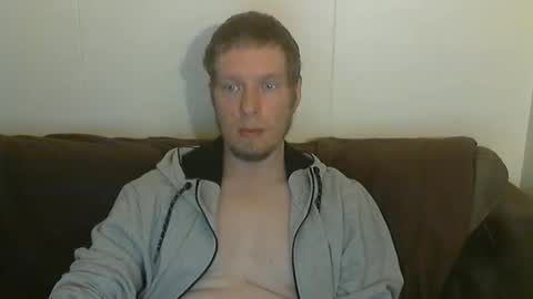 2small4you83 online show from 05-04-26, 04:58