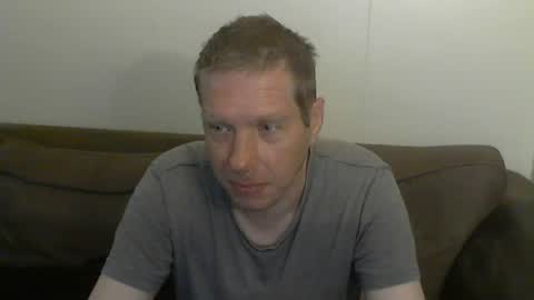 2small4you83 online show from 06-17-26, 11:01