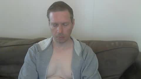 2small4you83 online show from 06-18-26, 04:22
