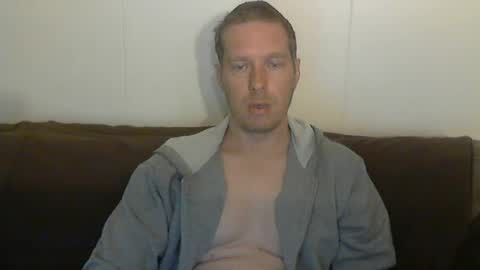 2small4you83 online show from 06-20-26, 06:22