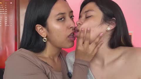 Snapshot of 2summerlove2 chatting on 03-08-26, 02:43 Dalilah and Tarah online show from 03-08-26, 02:43