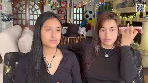 Dalilah and Tarah online show from 06-25-26, 07:07