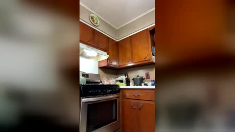 Snapshot of 33adidas chatting on 03-16-26, 07:56 33adidas online show from 03-16-26, 07:56