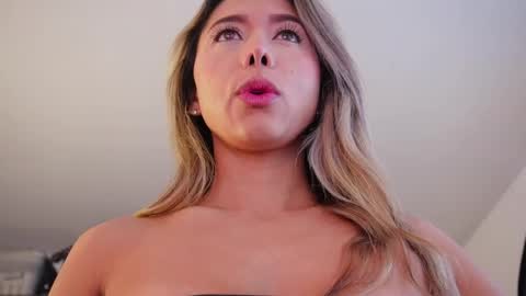 independent model online show from 05-24-26, 11:26