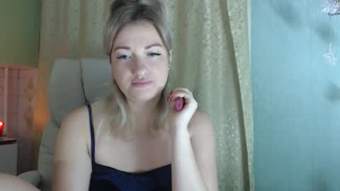 Snapshot of 3sweetcandy3 chatting on 11-20-25, 11:48 3sweetcandy3 online show from 11-20-25, 11:48