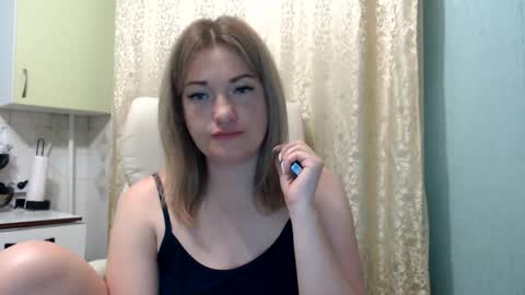 Snapshot of 3sweetcandy3 chatting on 05-21-26, 11:01 3sweetcandy3 online show from 05-21-26, 11:01
