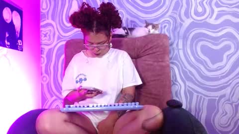 Snapshot of 420viol3ta_ chatting on 03-14-26, 05:57 Violeta online show from 03-14-26, 05:57