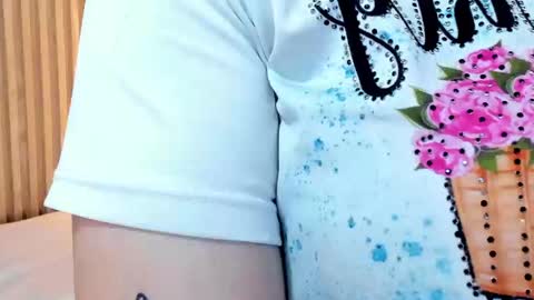 ... .     Angel     . ... online show from 09-23-25, 11:41