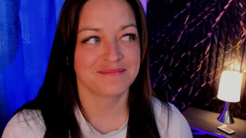 ... .     Angel     . ... online show from 10-29-25, 09:27