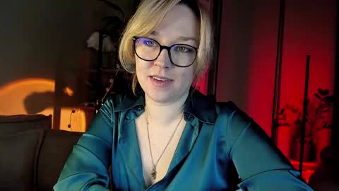Snapshot of 5_in_one chatting on 12-11-24, 04:28 Sunshine online show from 12-11-24, 04:28