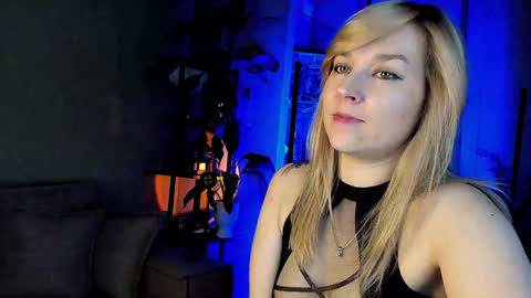 Snapshot of 5_in_one chatting on 02-08-25, 01:22 Sunshine online show from 02-08-25, 01:22