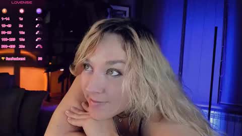 Snapshot of 5_in_one chatting on 10-11-25, 03:06 Sunshine online show from 10-11-25, 03:06