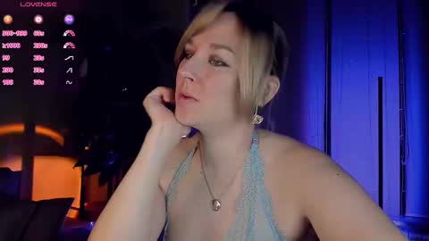 Snapshot of 5_in_one chatting on 10-24-25, 04:20 Sunshine online show from 10-24-25, 04:20