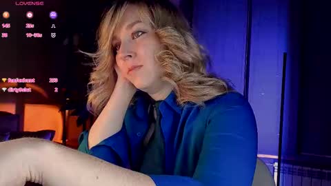 Snapshot of 5_in_one chatting on 10-31-25, 04:02 Sunshine online show from 10-31-25, 04:02
