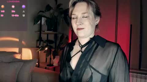 Snapshot of 5_in_one chatting on 11-10-25, 03:27 Sunshine online show from 11-10-25, 03:27