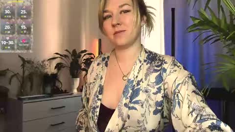 Snapshot of 5_in_one chatting on 04-19-26, 04:23 Sunshine online show from 04-19-26, 04:23