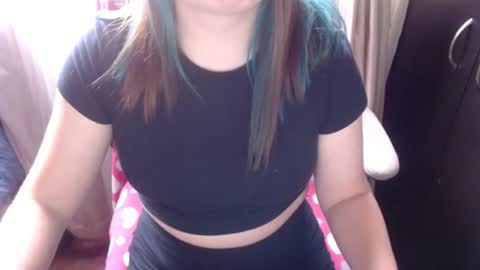 Snapshot of 666maskgirl chatting on 06-13-26, 05:11 SHANNON online show from 06-13-26, 05:11