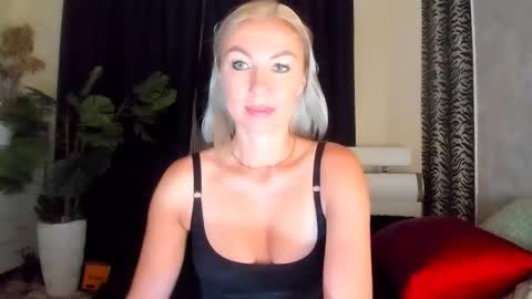 Snapshot of 6noangel66 chatting on 09-10-25, 02:33 SABOTAGE online show from 09-10-25, 02:33