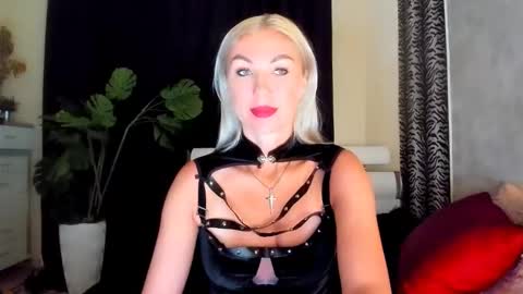 Snapshot of 6noangel66 chatting on 09-25-25, 01:20 SABOTAGE online show from 09-25-25, 01:20