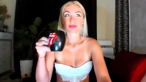 Snapshot of 6noangel66 chatting on 09-26-25, 01:31 SABOTAGE online show from 09-26-25, 01:31