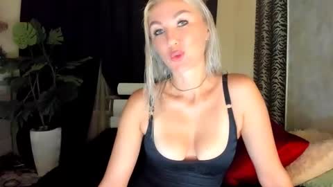 Snapshot of 6noangel66 chatting on 10-11-25, 01:16 SABOTAGE online show from 10-11-25, 01:16