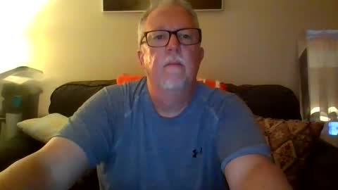 Snapshot of 72funguy71 chatting on 06-10-26, 01:28 72funguy71 online show from 06-10-26, 01:28