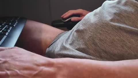 Snapshot of 7787sam chatting on 01-14-26, 07:19 7787sam online show from 01-14-26, 07:19