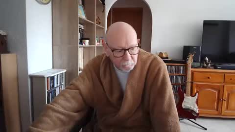 Snapshot of 7thsojourn chatting on 02-10-25, 09:14 Papi online show from 02-10-25, 09:14