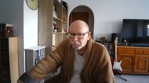 Snapshot of 7thsojourn chatting on 02-16-25, 12:43 Papi online show from 02-16-25, 12:43