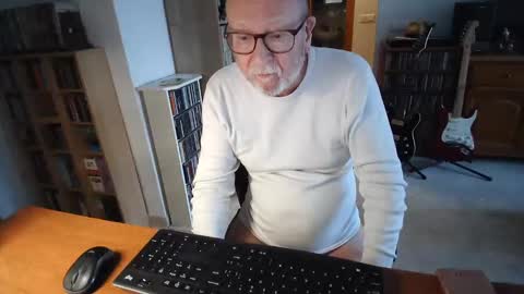 Snapshot of 7thsojourn chatting on 03-02-25, 05:25 Papi online show from 03-02-25, 05:25
